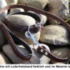 Leder Hundehalsband verstellbar braun-schwarz auf Steinen